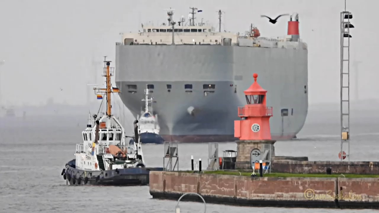 Einlauf Autotransporter CANADIAN HIGHWAY Emden arrival car carrier 3EVW3 IMO 9574066 BJ 2010