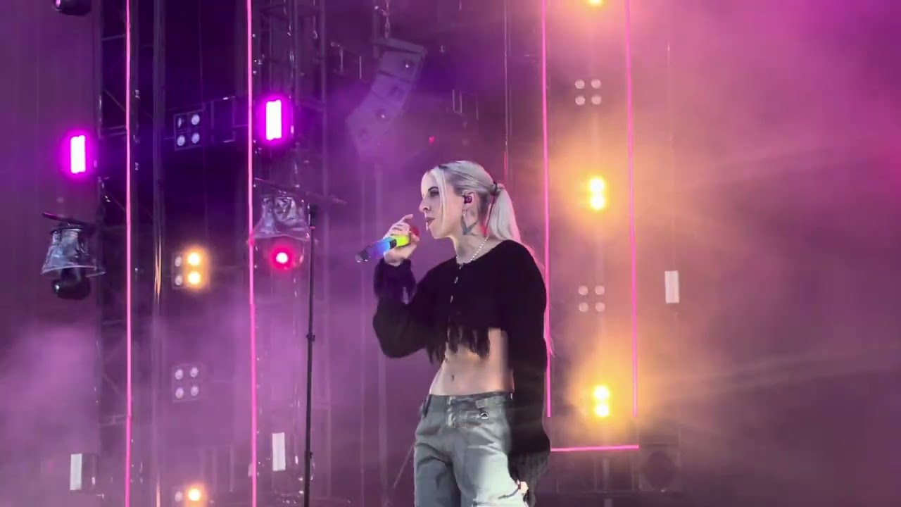 Young Miko - COLMILLO (Live at Sueños Fest 2024)(Day 1)