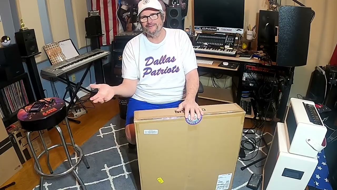 A New Guitar Product I Purchased - Liquid Stands Guitar Stool @liquidstands