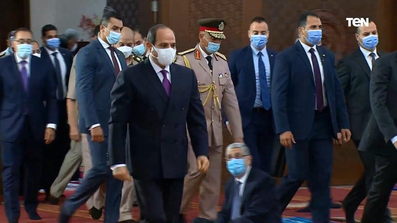 لحظة وصول الرئيس عبد الفتاح السيسي لـ أداء شعائر صلاة عيد الأضحى المبارك من مدينة العلمين الجديدة