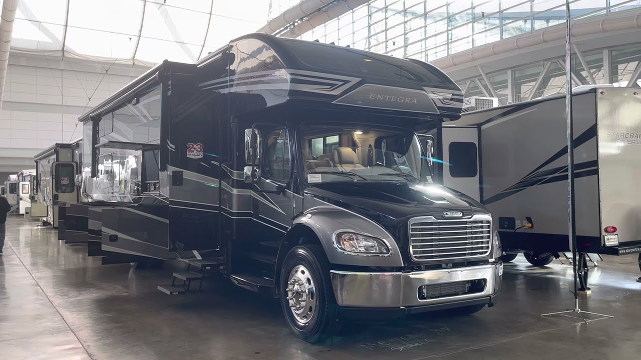 2022 Entegra Accolade 37L