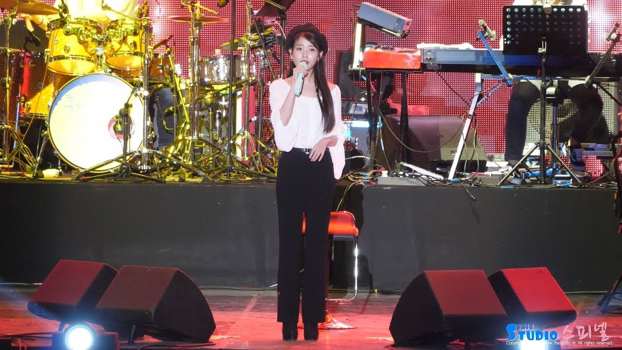180519 아이유 '마음' 4K 직캠 IU fancam - Heart (홀가분 페스티벌) by Spinel