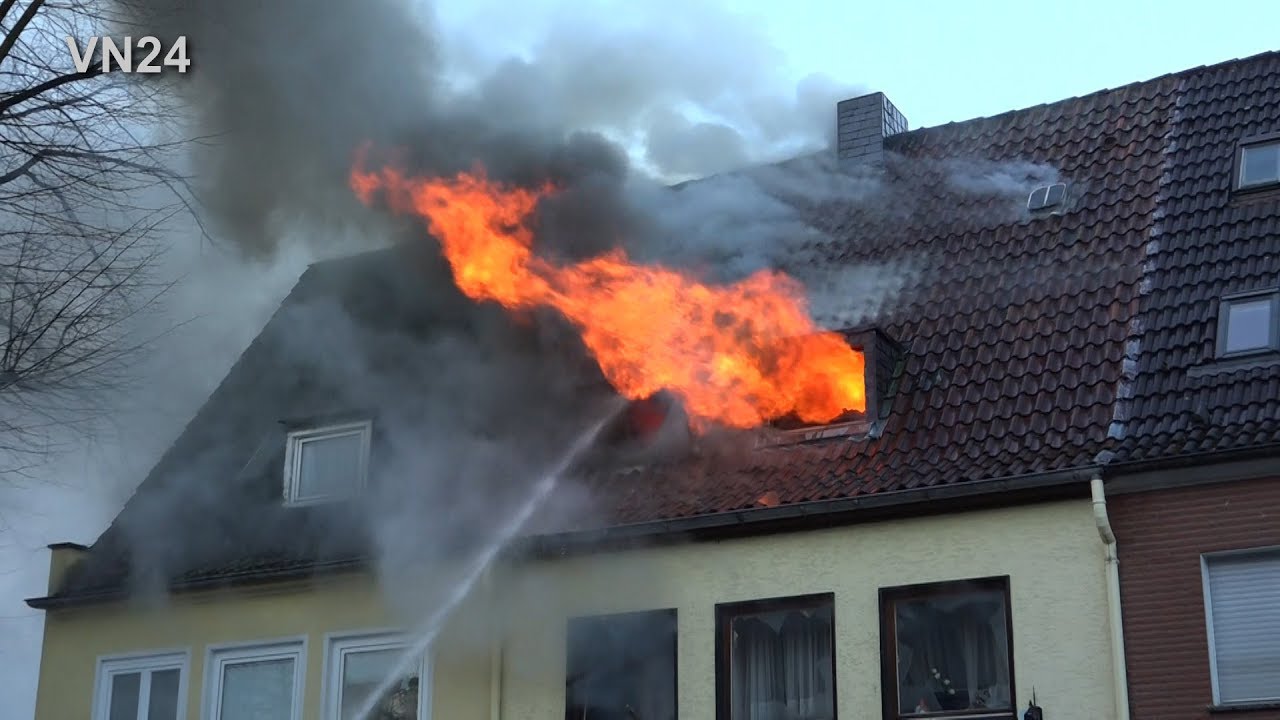 09.01.2019 - VN24 - [Doku-Länge] Todesfalle Reihenhaus - mehrere Flashover - Löschangriff schwierig