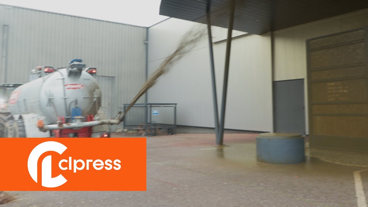 Agriculteurs : un magasin E.Leclerc ciblé avec du lisier (25 janvier 2024, Agen, France)