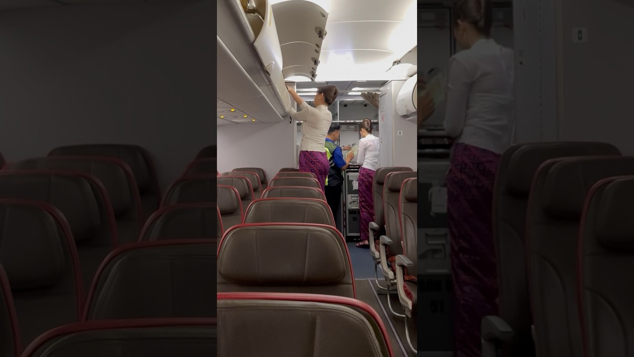 Intip Persiapan Pramugari Cantik Batik Air Sebelum Boarding 🥰