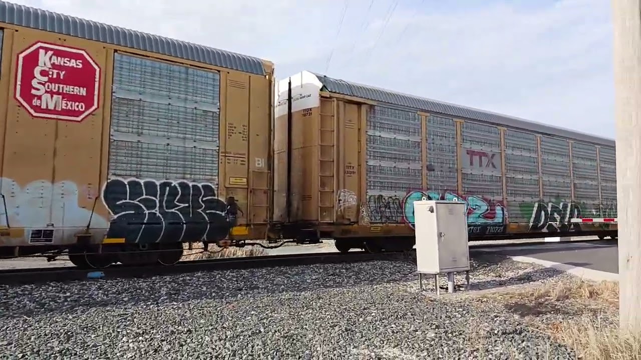 A westbound foreign power train too slow at west Fostoria Ohio