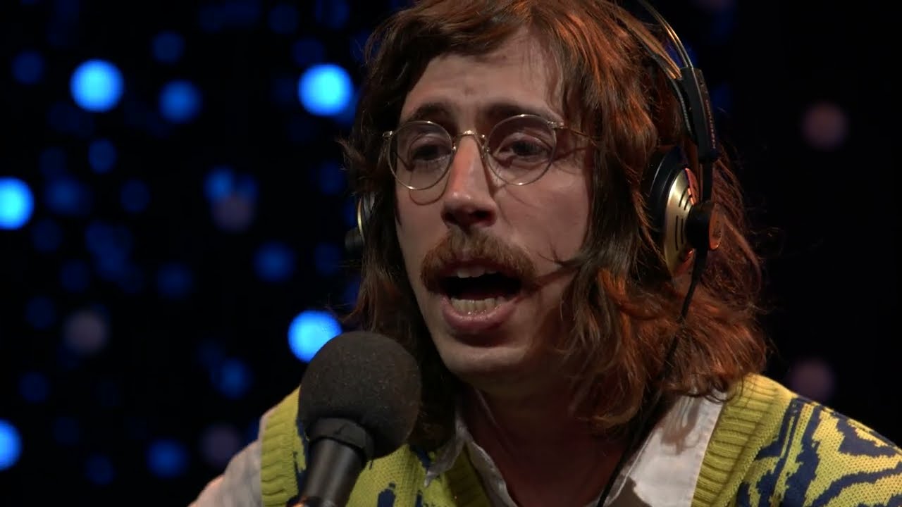 Tim Bernardes - BB (Garupa de Moto Amarela) (Live on KEXP)