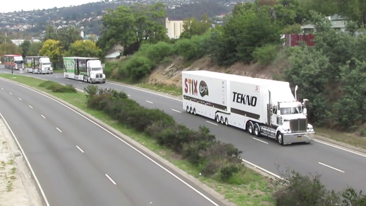 V8 Supercars transporter parade Launceston 2016
