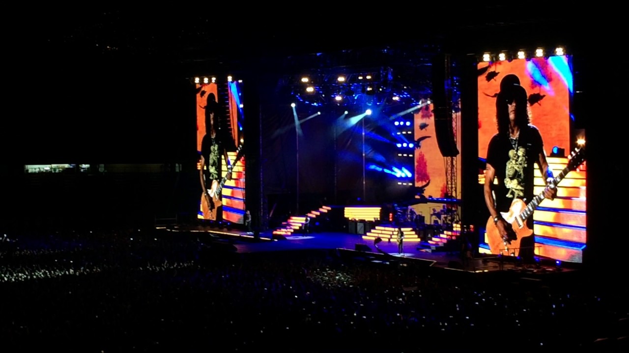 Guns N' Roses - Don't Cry (Medellín, 2016)