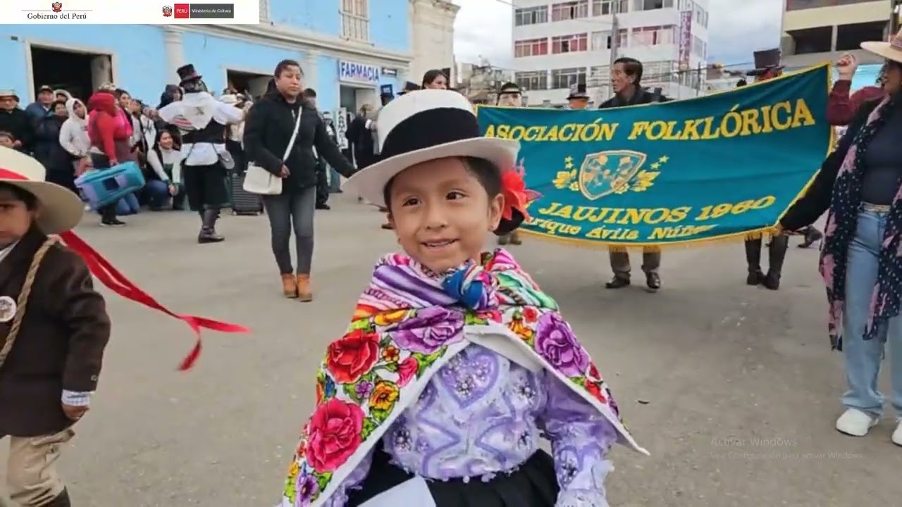 “Yo soy la hermosura” | Una niña y la Tunantada que la acompaña – Jauja 🇵🇪