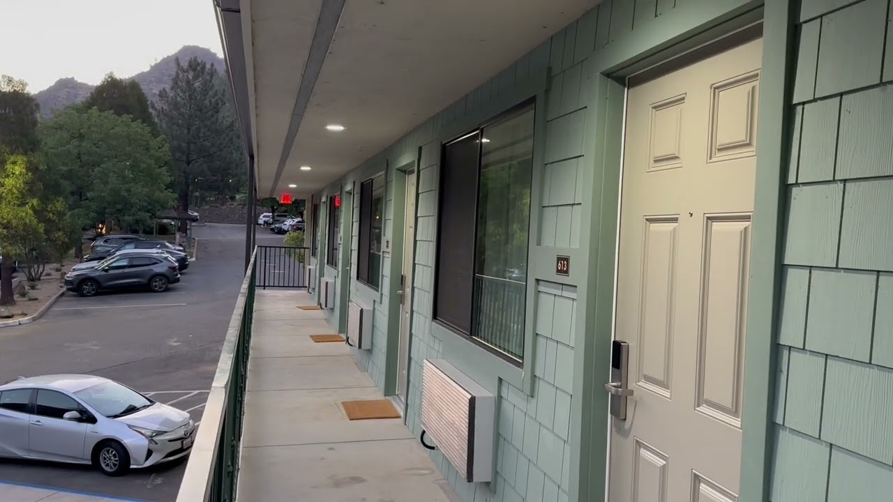 We Check In One Day In This Hotel Cedar Lodge Yosemite
