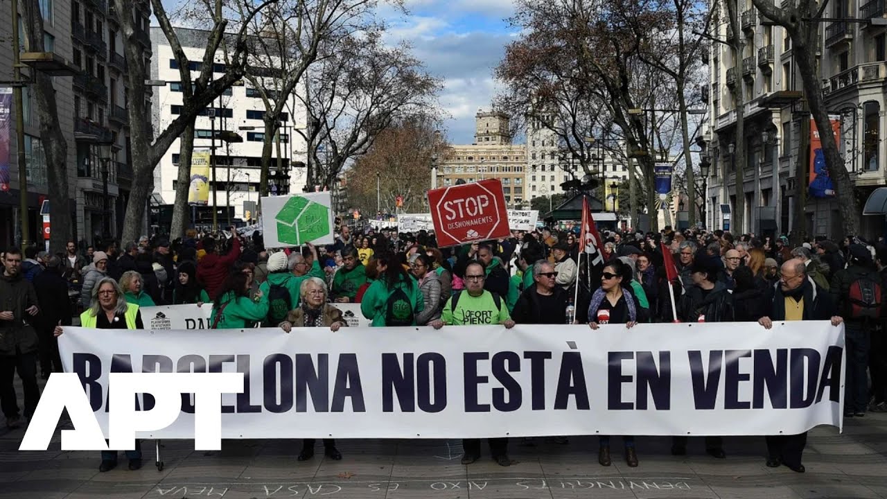 Hundreds Protest Mass Tourism in Barcelona: &ldquo;Our City Is Not for Sale&rdquo; | APT