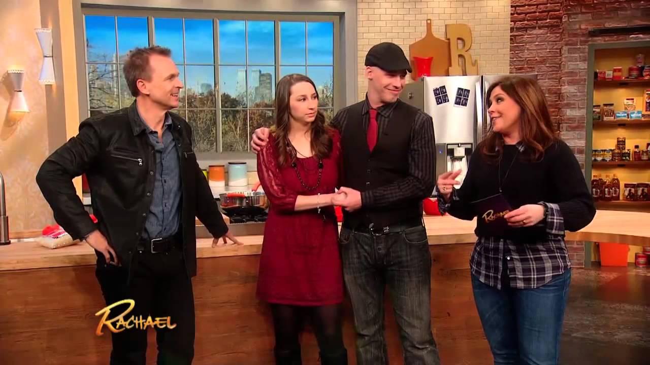 Rachael Ray Surprises Amazing Race Super Fans !