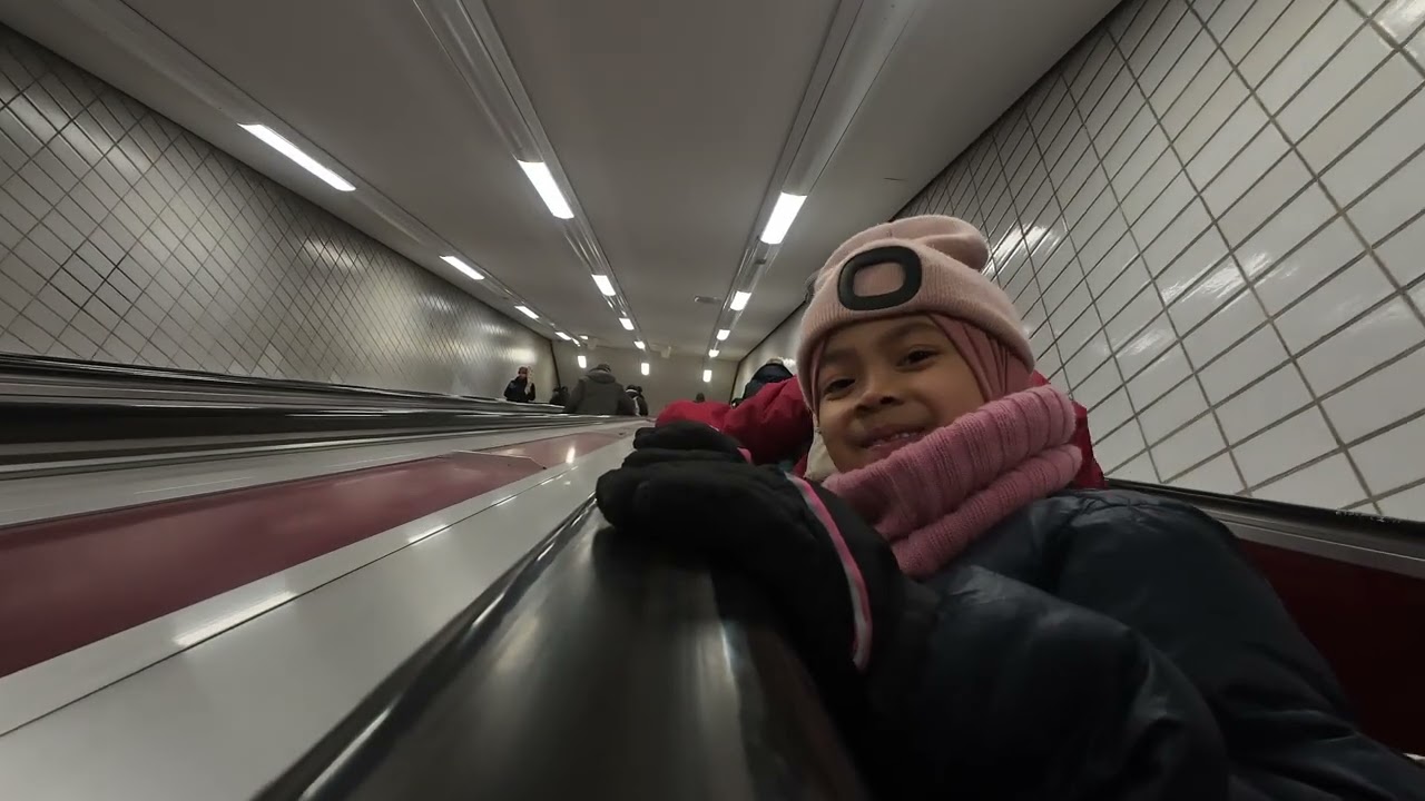 Transit di Stasiun Hamburg dari Ubahn 2 ke Kereta jarak jauh