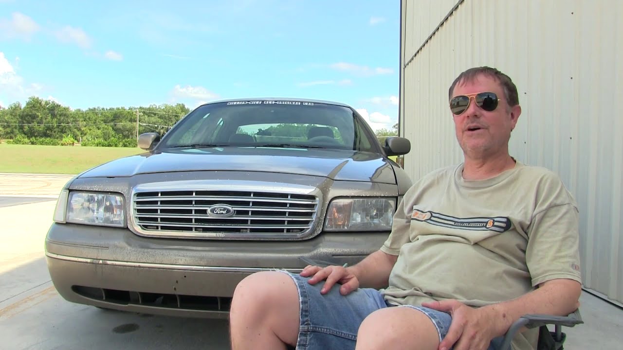 1,000,000 mile Ford Crown Victoria from the Obsidian Collection does a burnout!