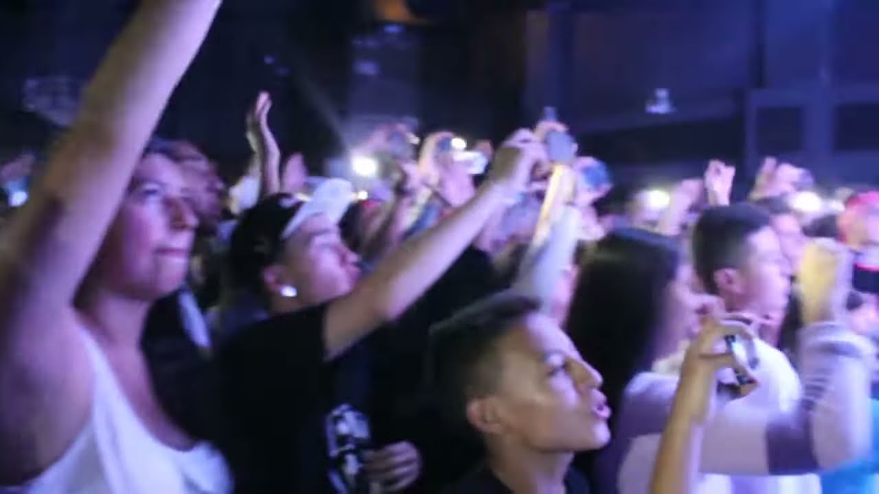 Tan Solo vamos  /  en vivo - Mc Greti ( ALMAS DE BARRIO) En el auditorio lumiere.