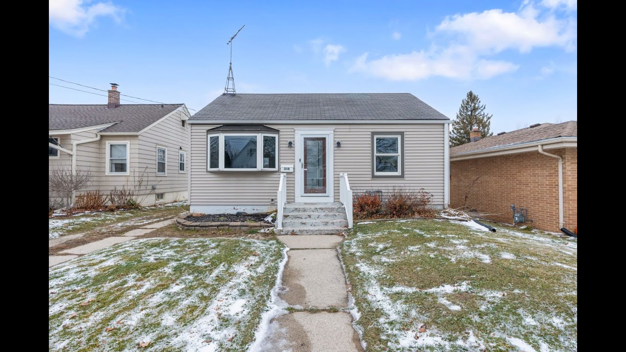 Kristie Russell|318 E Kilbourn Ave|West Bend, WI|ColdwellBankerHomes.com