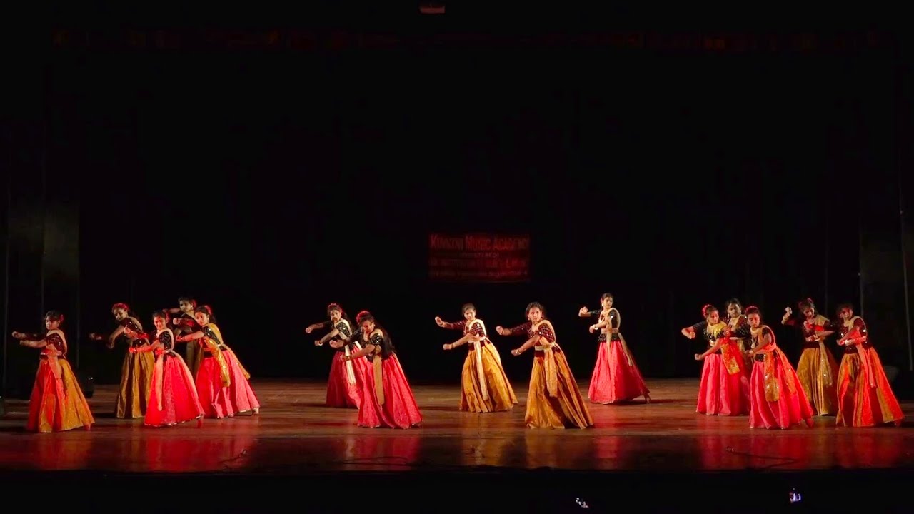 सत सृष्टि तांडव रचयितानटराज राज नमो नमः। हे आद्य गुरु शंकर पितानटराज राज नमो नमः॥