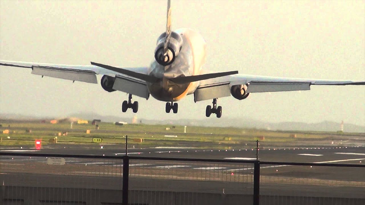 UPS Worldwide Services MD-11 landing I Sydney International Airport HD