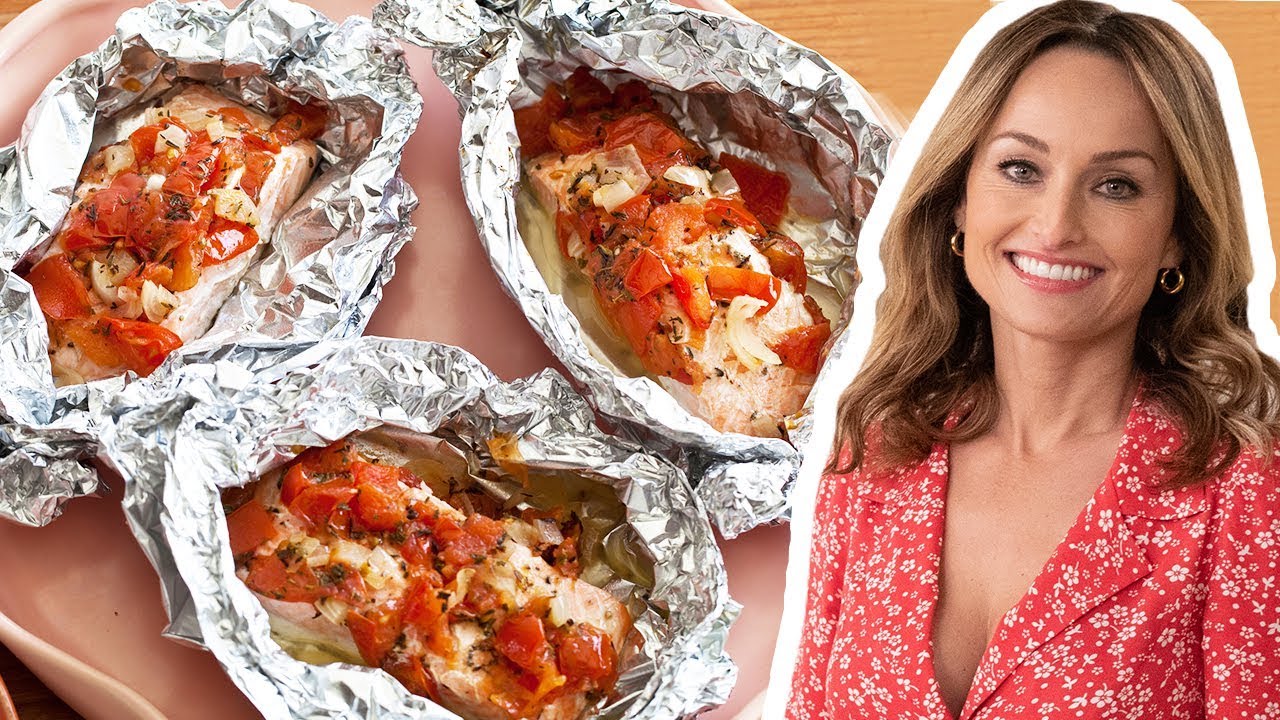 Giada De Laurentiis Cooks Salmon Baked in Foil | Everyday Italian | Food Network