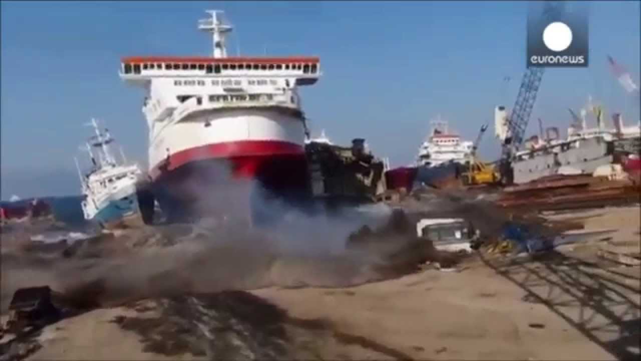 Top 6: Ship Yard STRANDING
