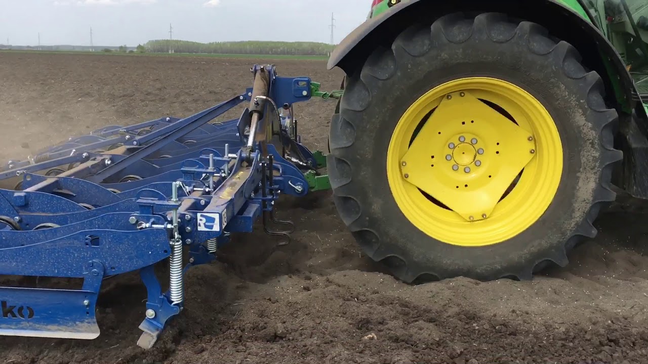 John Deere 6105M - Rolmako U382 4,5m combination