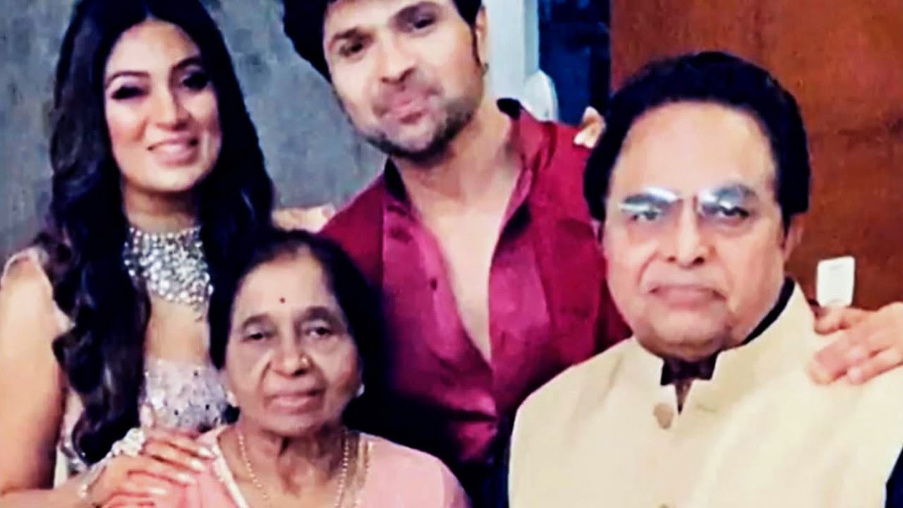 Singer Himesh Reshammiya With His Parents and Wife, Son
