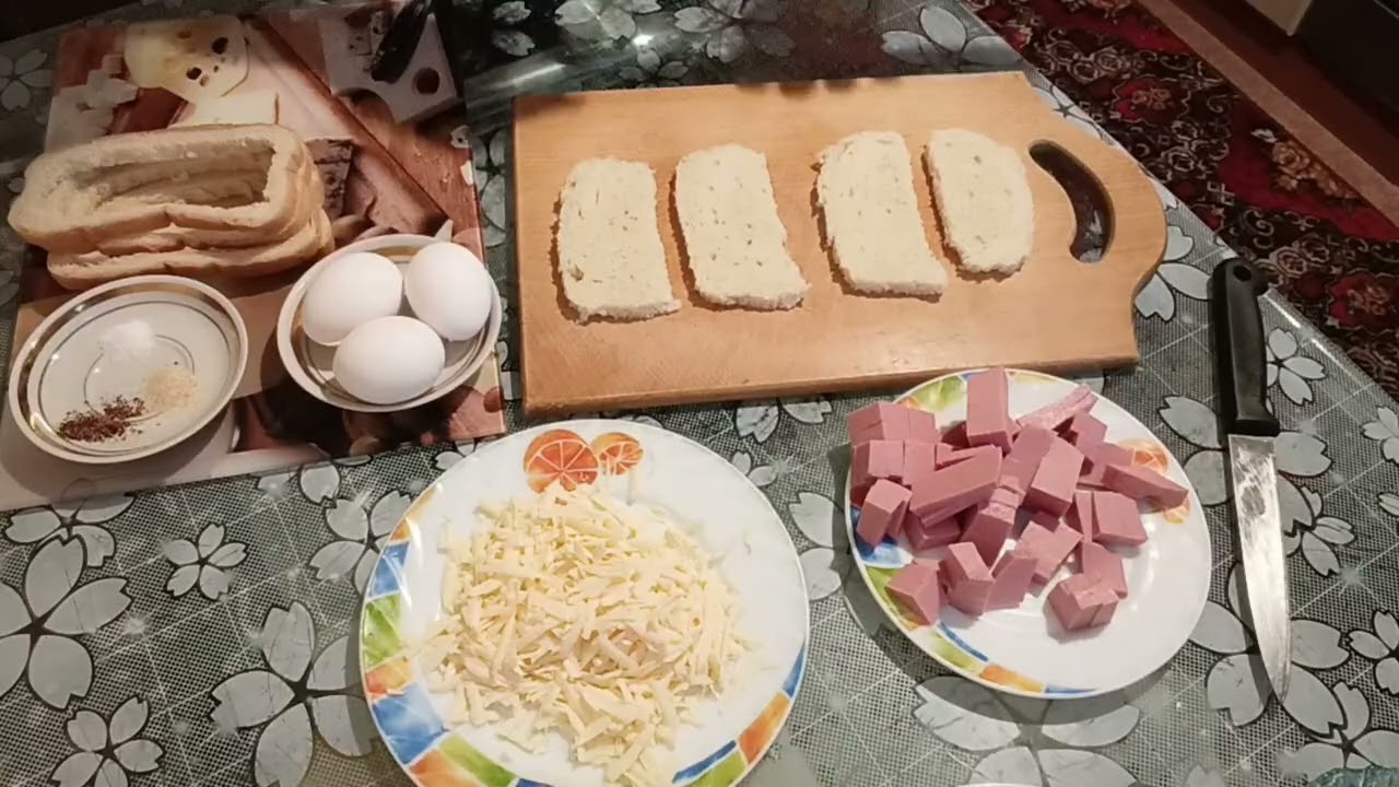 Быстрый завтрак: сочные бутерброды с яйцом и колбаской!