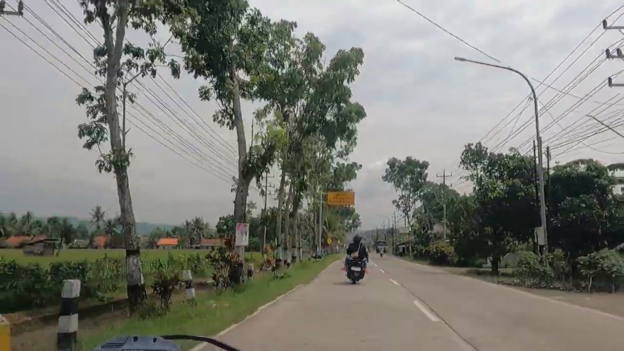 Ngeri! Jalur Desa Planjan ke Bulupayung Ini Sering Dilalui Truk Bermuatan Besar
