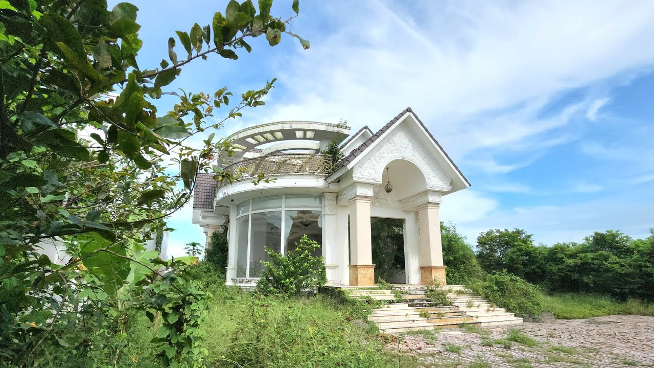 Ngôi nhà đẹp như mơ vậy mà không ai ở lại bỏ hoang 