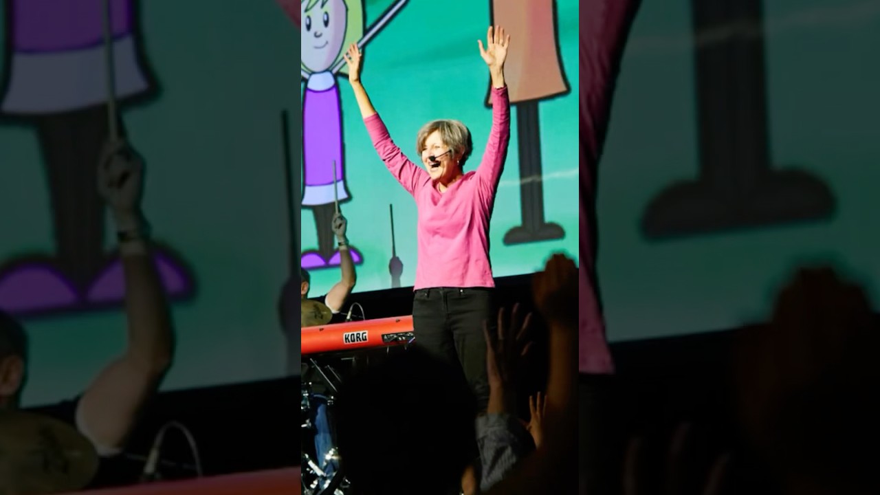 Fun show at the Cabot Theatre #music #children #kidsmusic #debbieandfriends