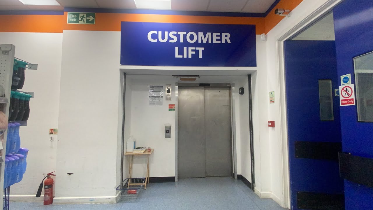 Customer Lift @ B&M Home Store Gravesend + Weird One Way Escalator?