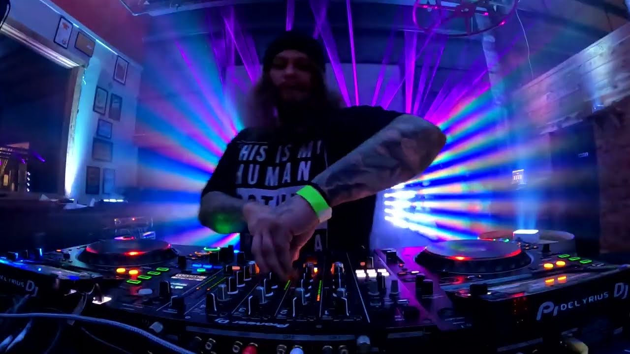 Obiscuithead @ Freaky Friday