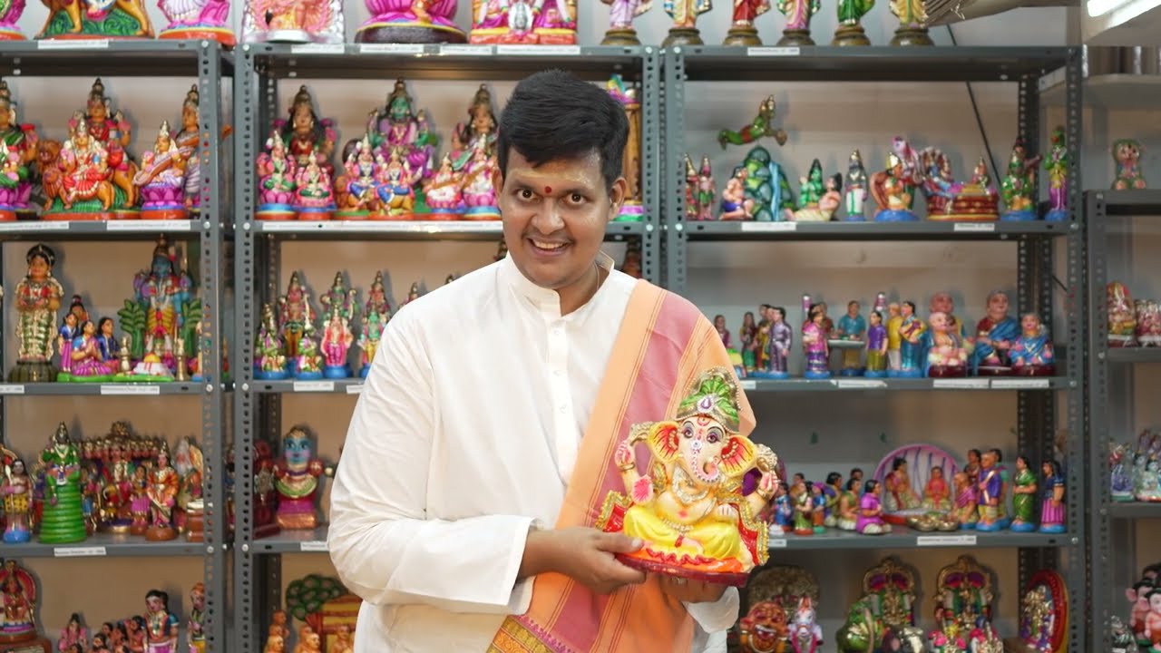 கண்களை வியக்க வைக்கும் கொலு பொம்மைகள் கிடைக்கும். Ft. Rainbow Art Gallery.
