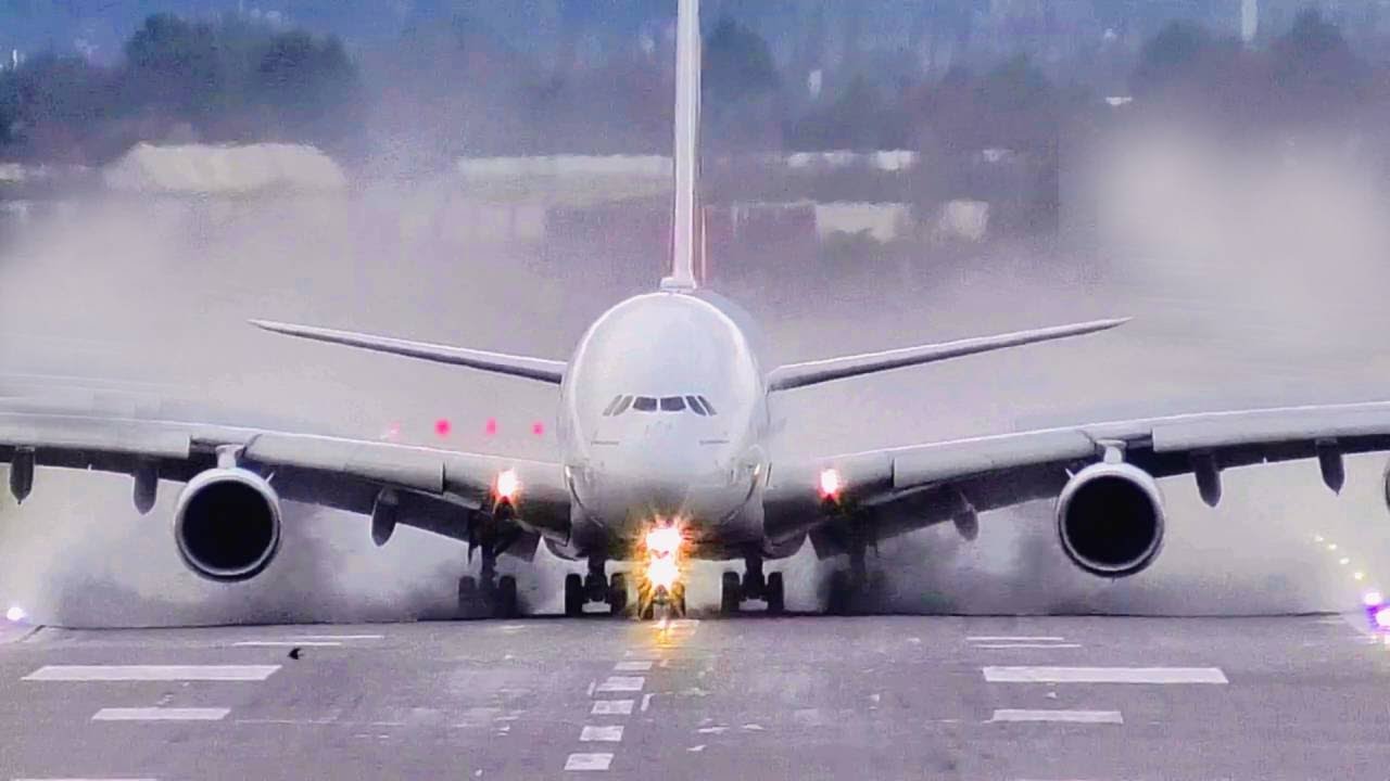 EMIRATES A380 ✈️ GO AROUND and MEGA SPRAY LANDING