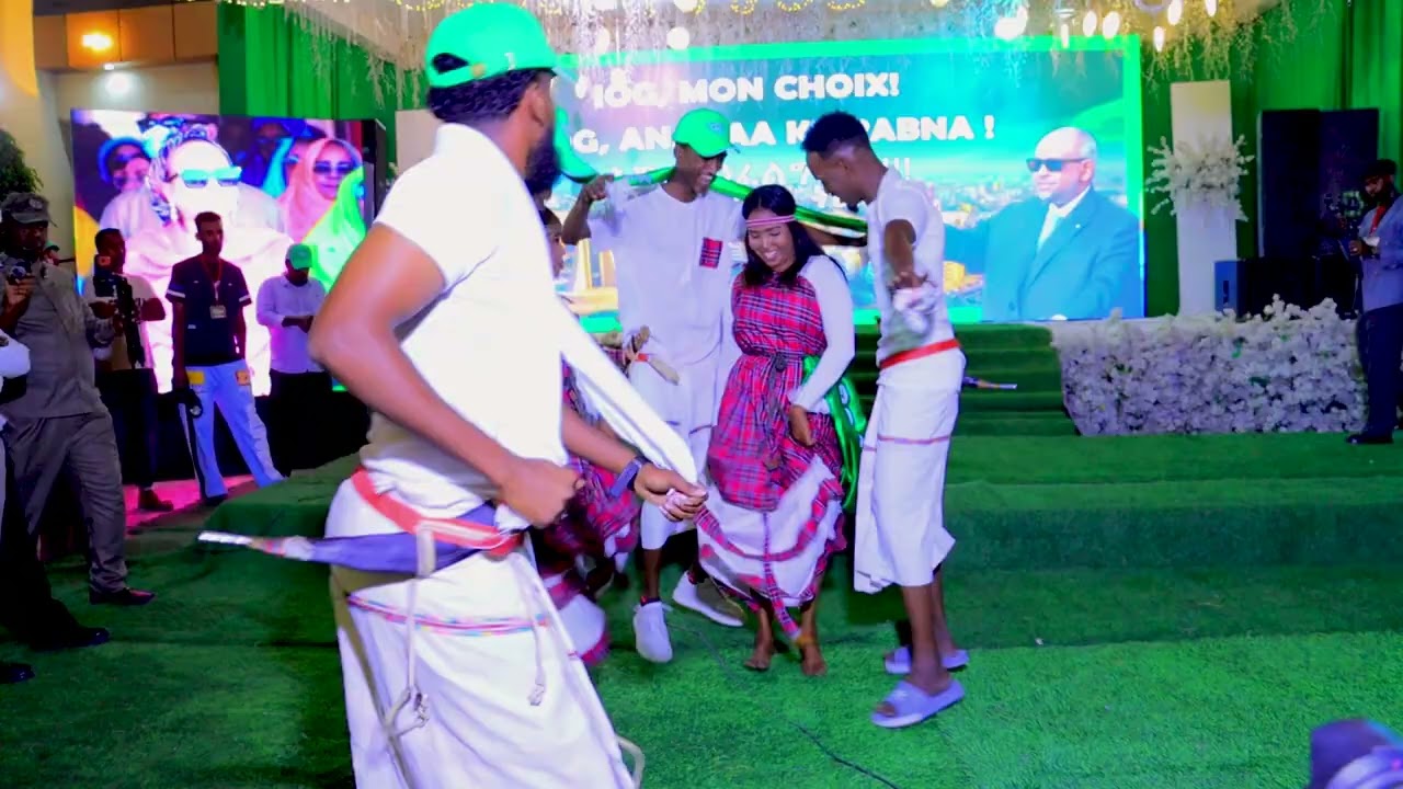 Ciyaar Cajiiba wali ma daawatay ciyaarta sadex layde waxaana caan ku ah degaanada Beesha ciise 