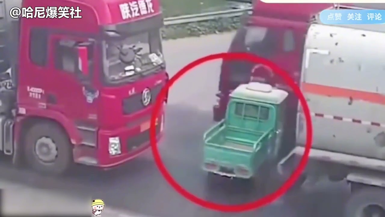 盘点那些惨烈的车祸现场：前车一脚刹车，让后面车里一家人永别了