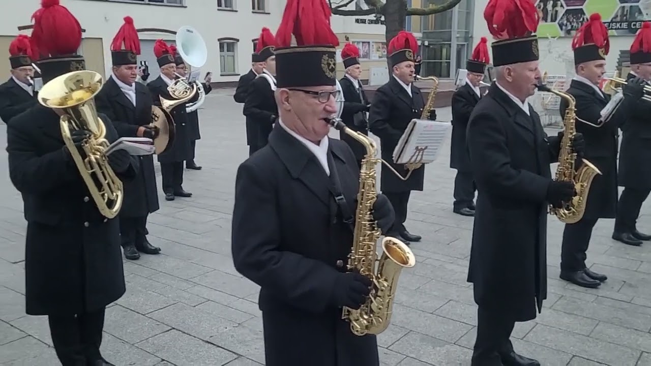 Górnicza pobudka na placu Narutowicza. Barbórka w Bełchatowie
