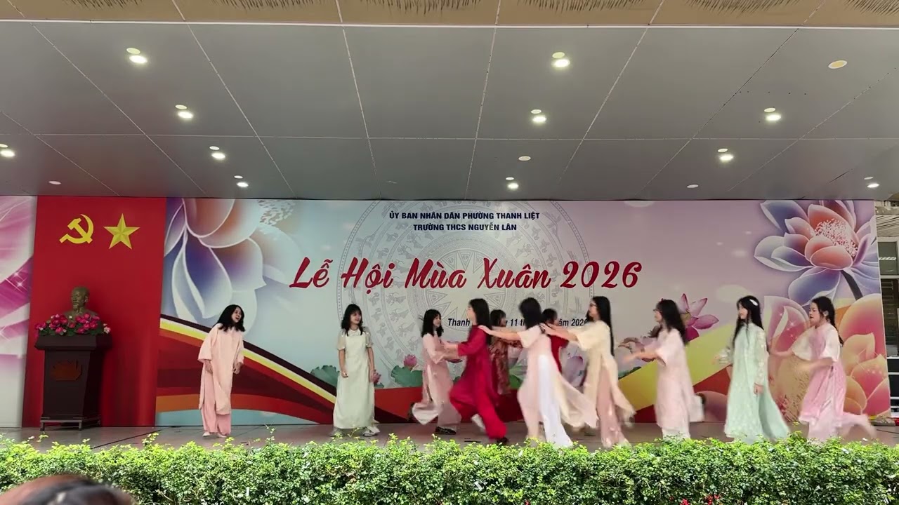 Mashup Một năm mới bình an, Như hoa mùa xuân - Lớp 6A3 (25-26) THCS Nguyễn Lân