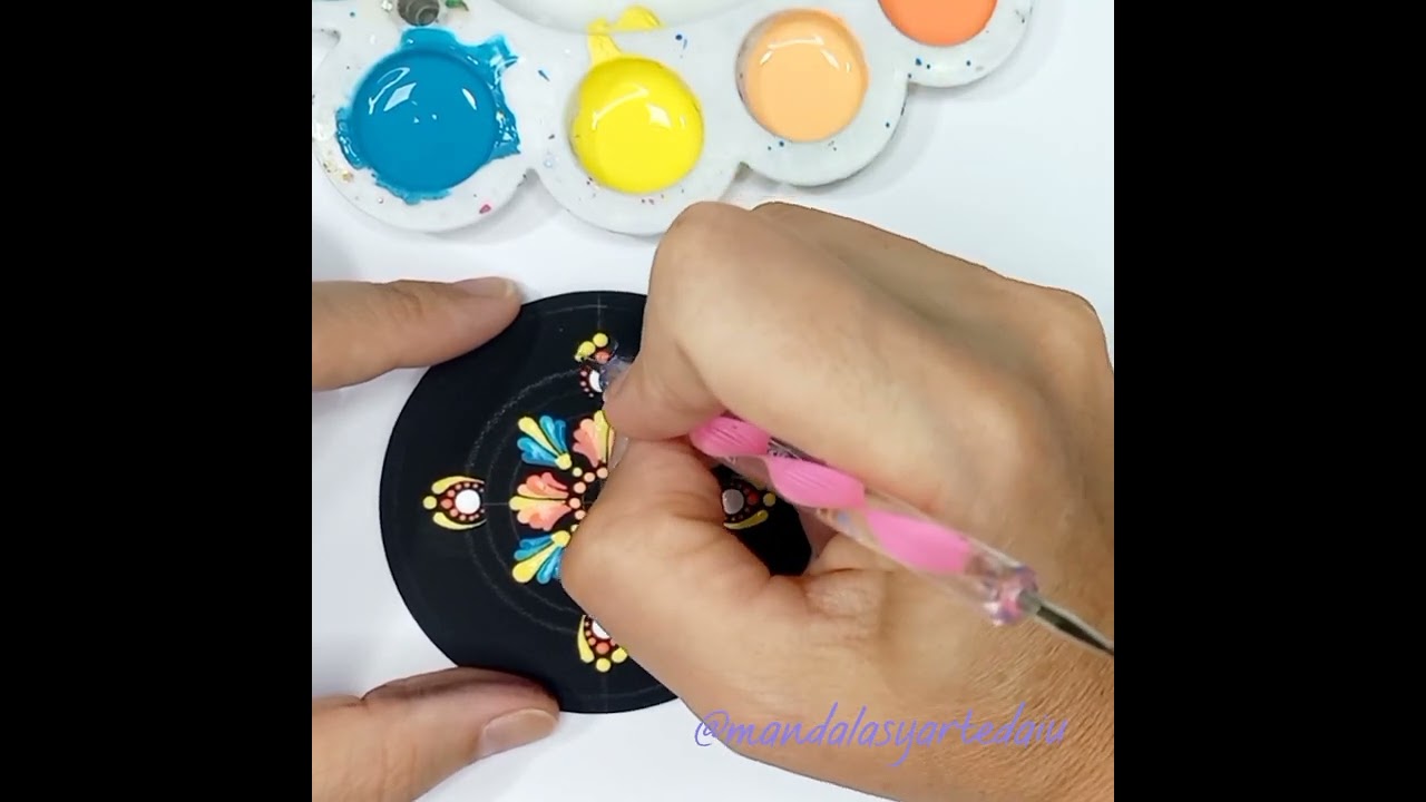 Como pintar un mándala en puntillismo #1