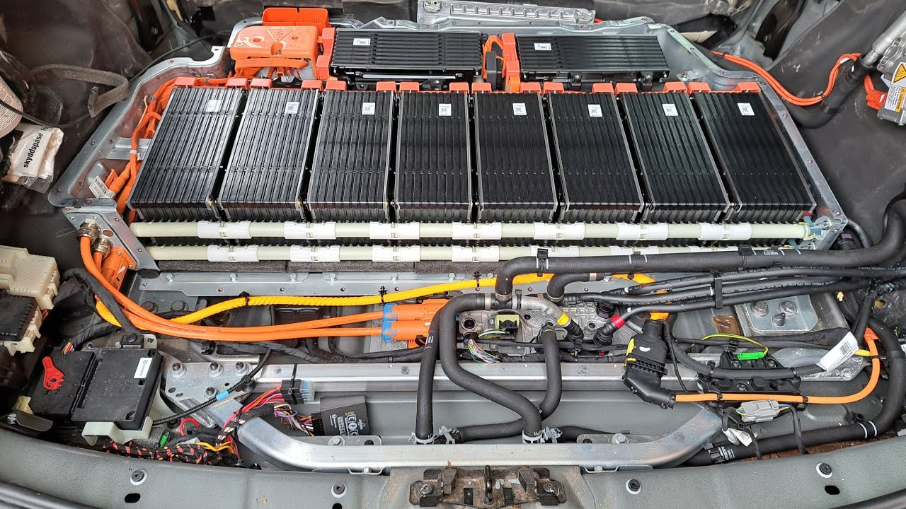 Improving one of the best hybrids ever made. Battery extender in the Volvo V60 D6 plug in hybrid.