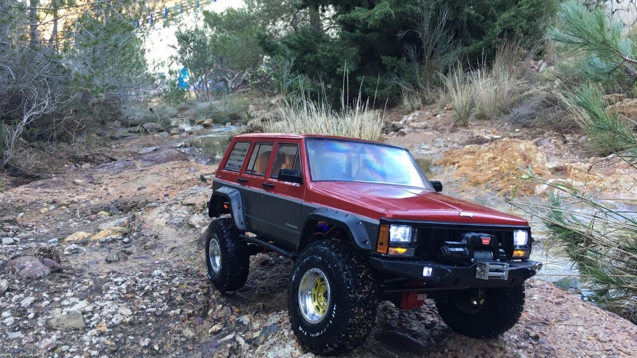 AXIAL SCX10 2 KIT JEEP CHEROKKE HARD PLASTIC