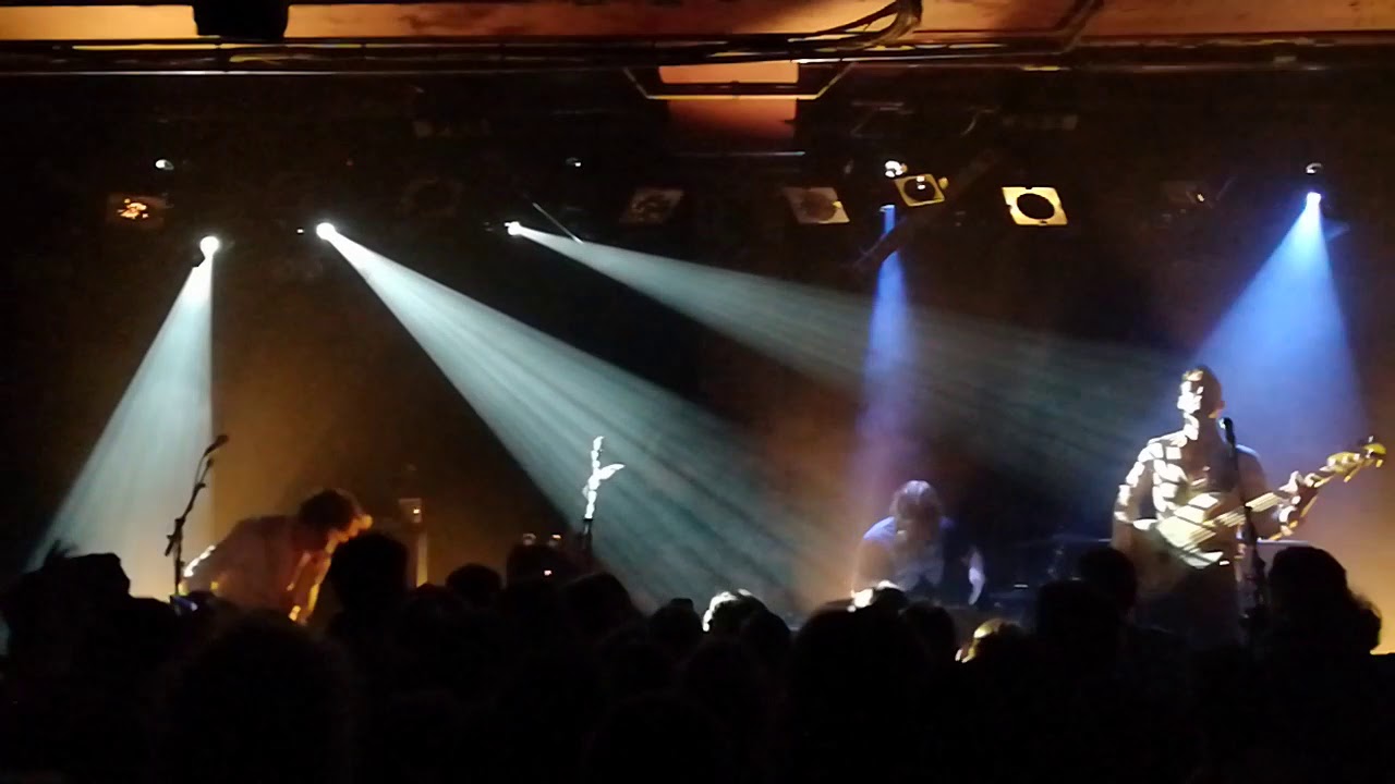 Circa Waves - Wake Up - Live at La Maroquinerie (Paris) - 24 10 19