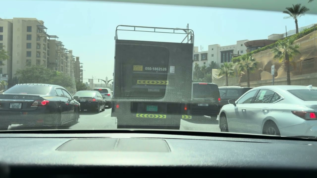 Dubai Driving Tour -  Umm Suqeim to Al Barsha.