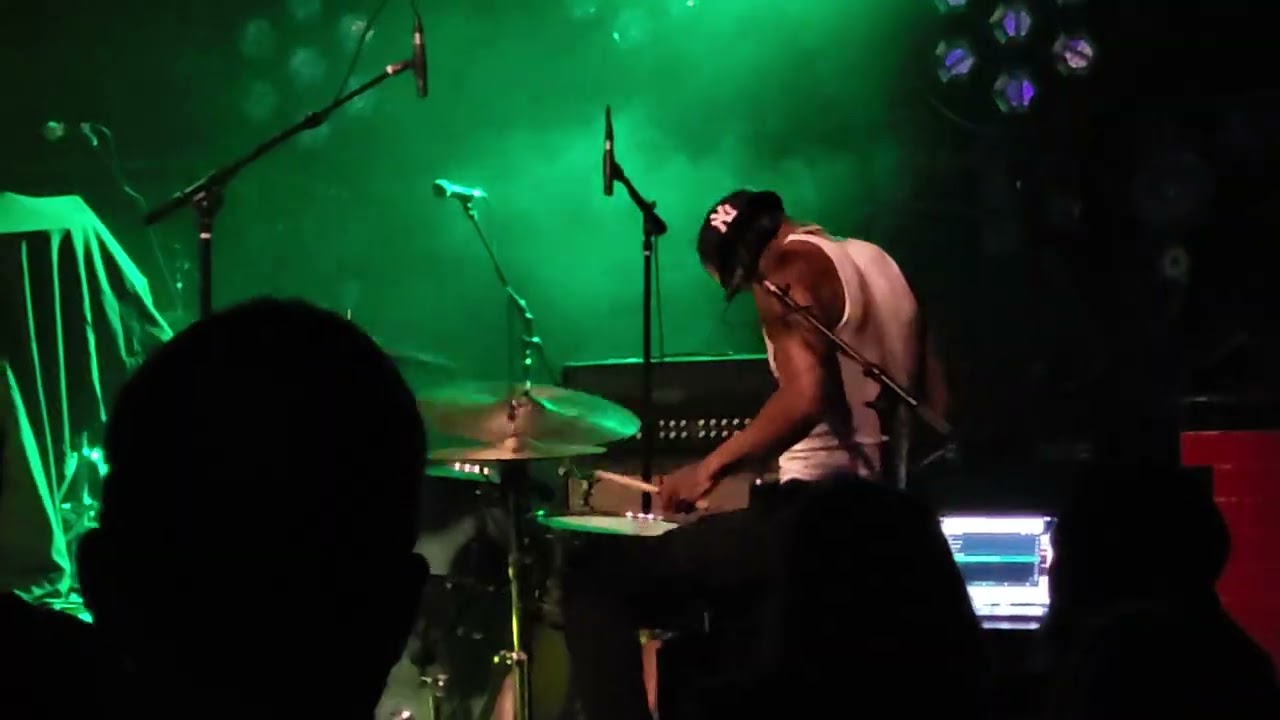 VEAUX - Not a Bug (Lakewood, 5-4-25)