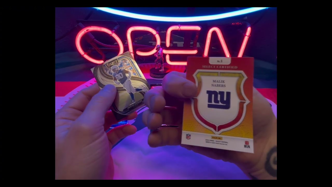 {2025 Panini Select 🏈cards} Solo box rip. 