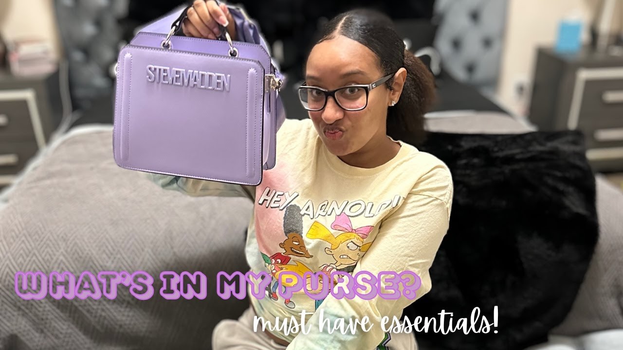 WHAT'S IN MY PURSE? | Steve Madden| Everyday Essentials!