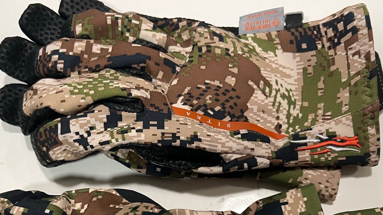 Sitka Mountain Glove vs Sitka Stormfront GTX glove