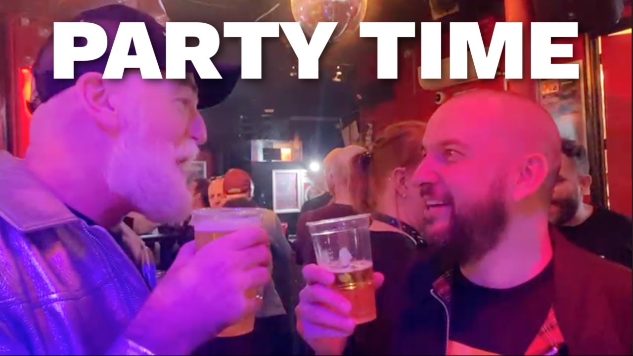 Celebrating a friend's 60th birthday at the RVT | Phil Marriott Vlog