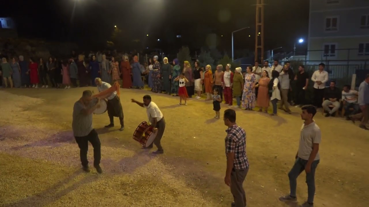 SEYDİ VAKKAS FARKIYLA SARILLI GETCOSKUN AİLESİ REMZİ İLE RUVEYDA NIN GÖRKEMLİ DÜĞÜNÜ 0